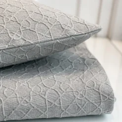 Isha sengetæppe, 260x260cm