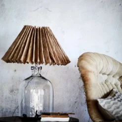 Lampeskærm i plisseret natur